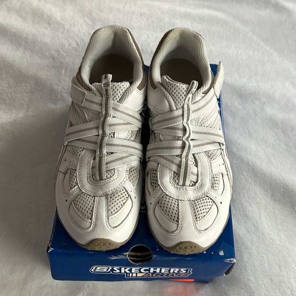 Skechers sneakers